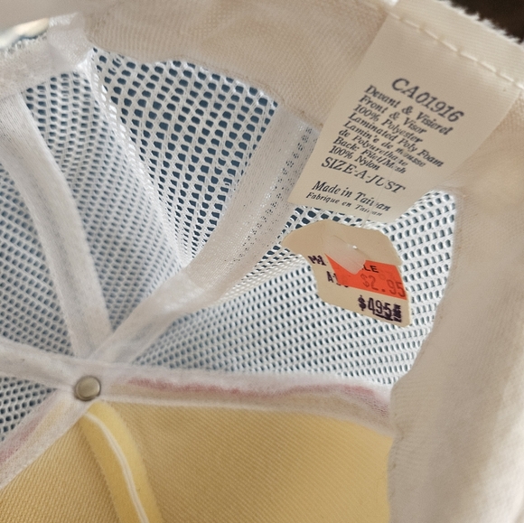 Niagra Falls Vintage Trucker Hat Cap Snapback CHILD SIZE Canadian Maple Leaf - Picture 6 of 7